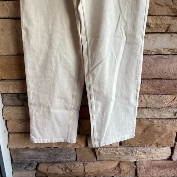 Calvin Klein Jeans High Rise 90’s Fit Ivory Denim Jeans NWT Women 29, 30 - Picture 2 of 16